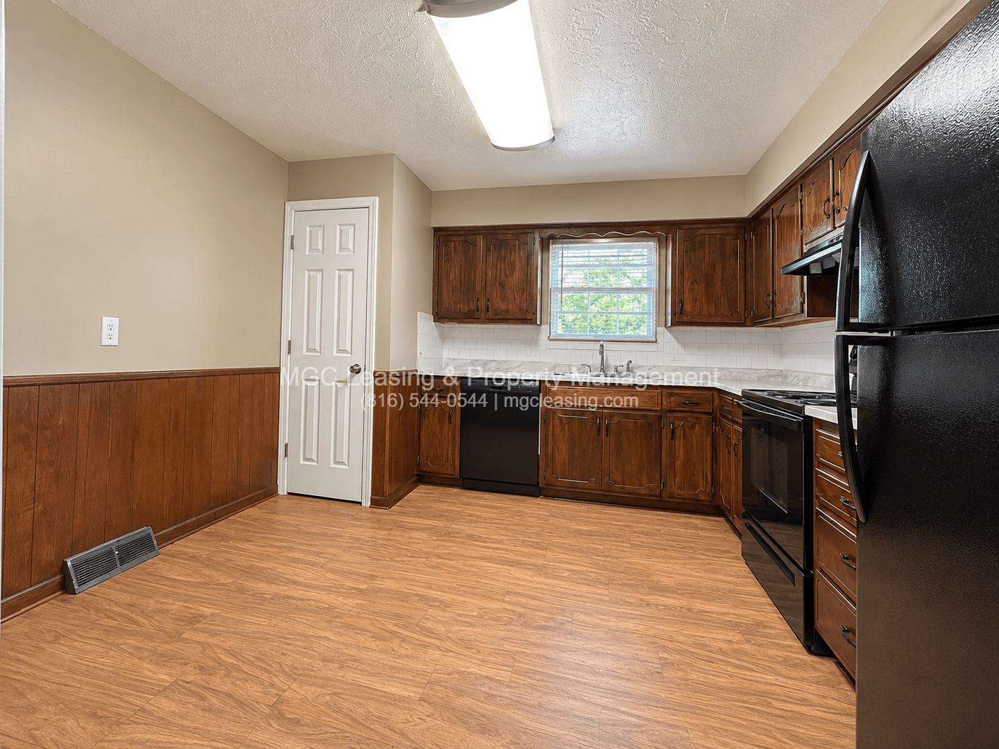 Blue Springs Apartment: 717 NW 6th St Apt A