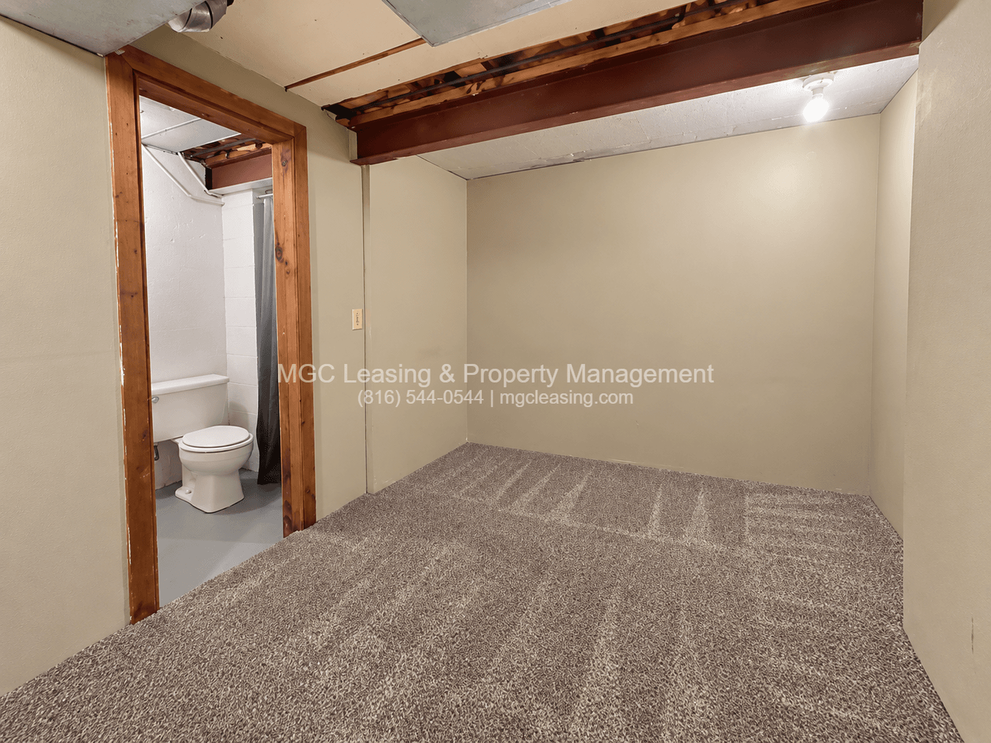 Blue Springs Apartment: 717 NW 6th St Apt A