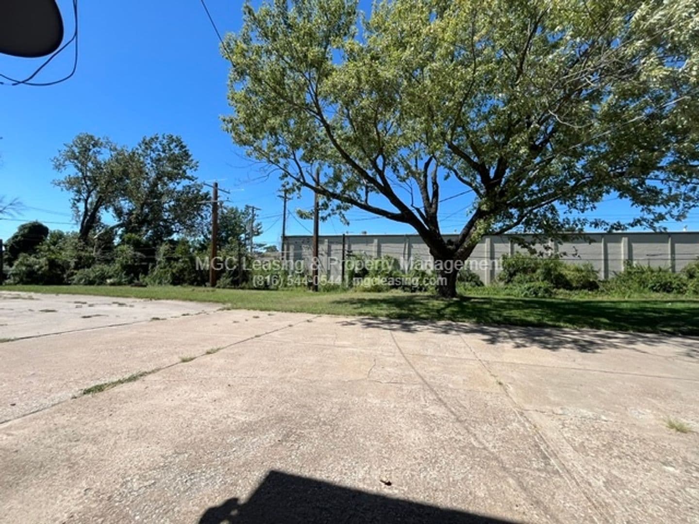 Blue Springs Apartment: 717 NW 6th St Apt A
