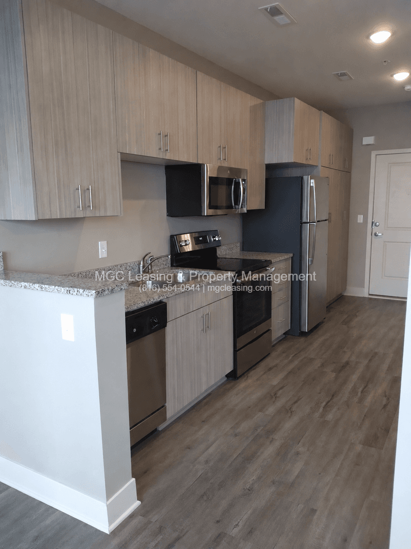 Kansas City Apartment: 5511 NE 80th Ter