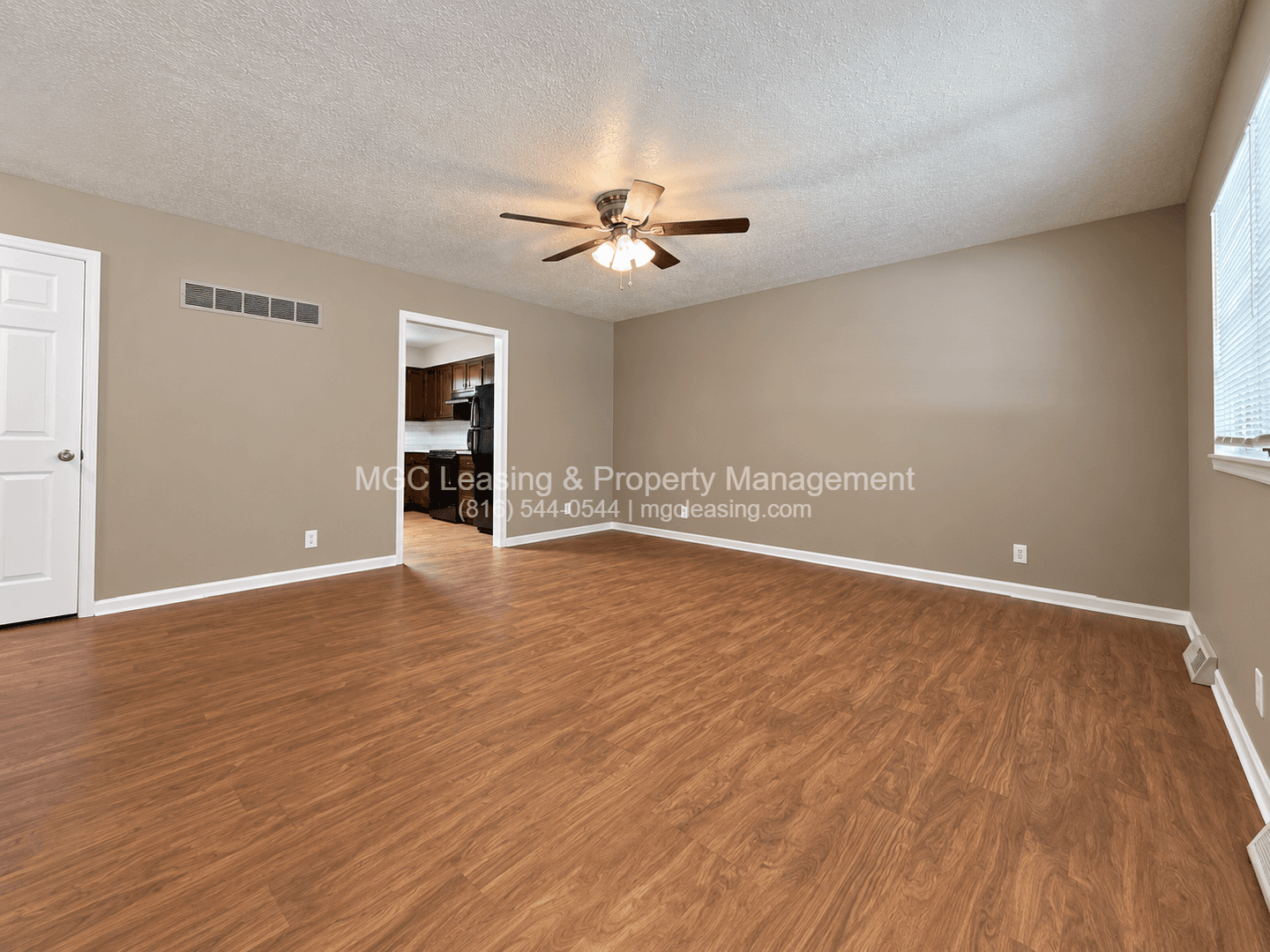 Blue Springs Apartment: 717 NW 6th St Apt A
