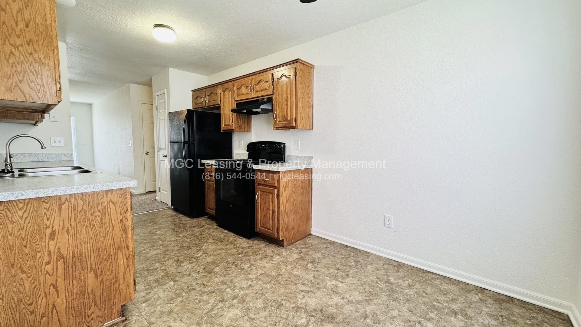 Kansas City Townhome: 5808-5810 NE 42nd St