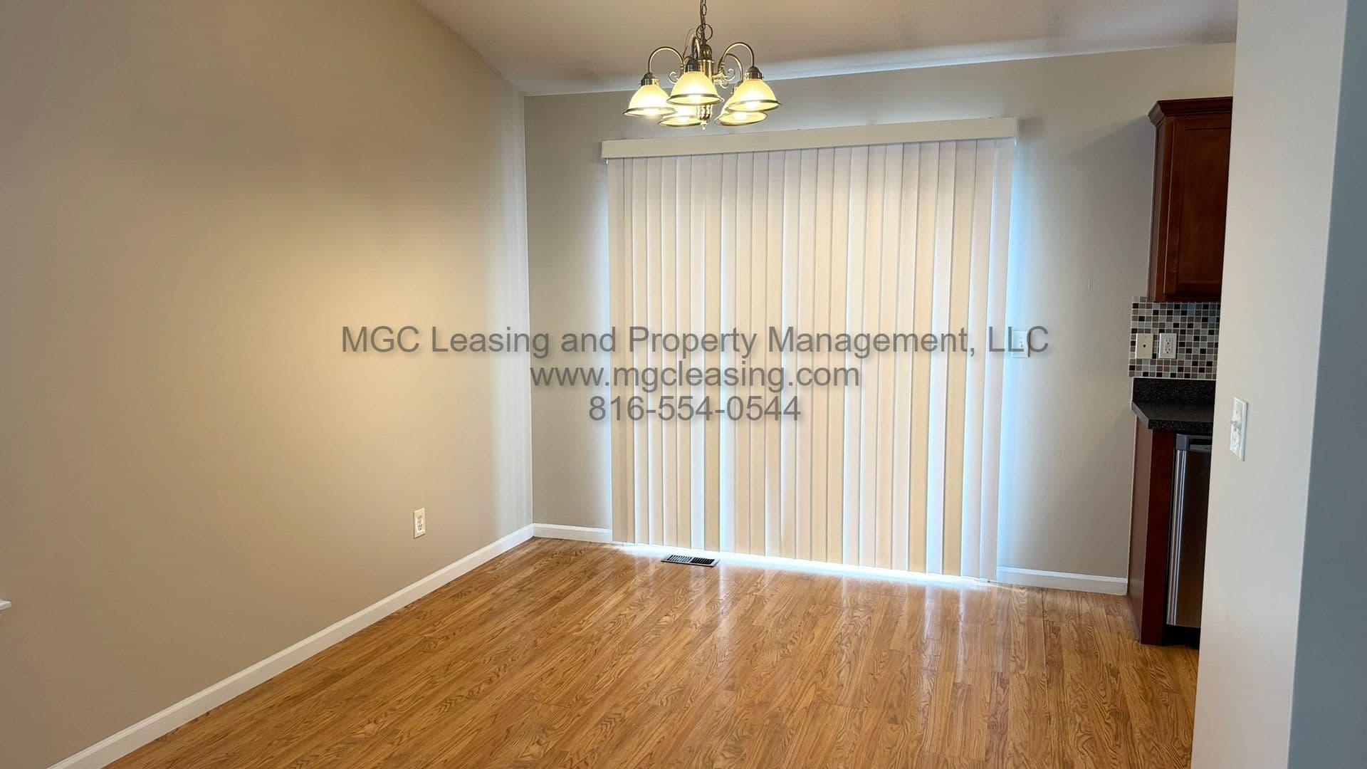 Kansas City Townhome: 8426 N Ava Ave