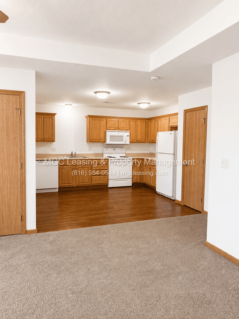Pleasant Hill Multiplex: 105-107 Golfview Dr