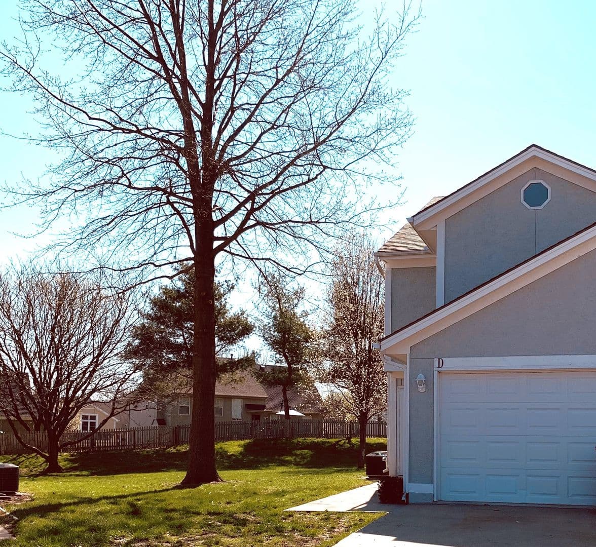 Lees Summit Townhome: 4604 NE Whispering Winds Dr