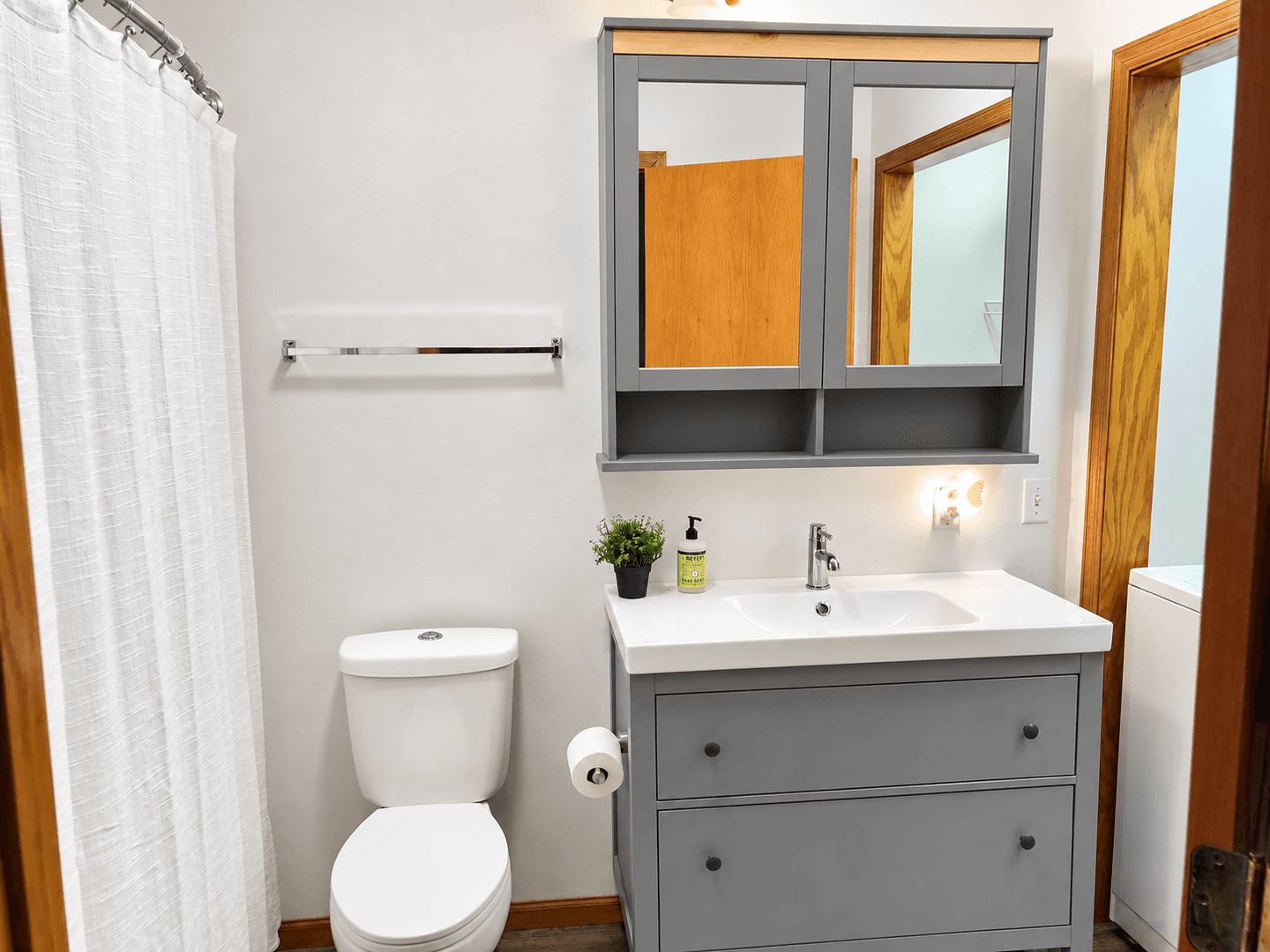 Cross Plains House: 3670 CTH-P