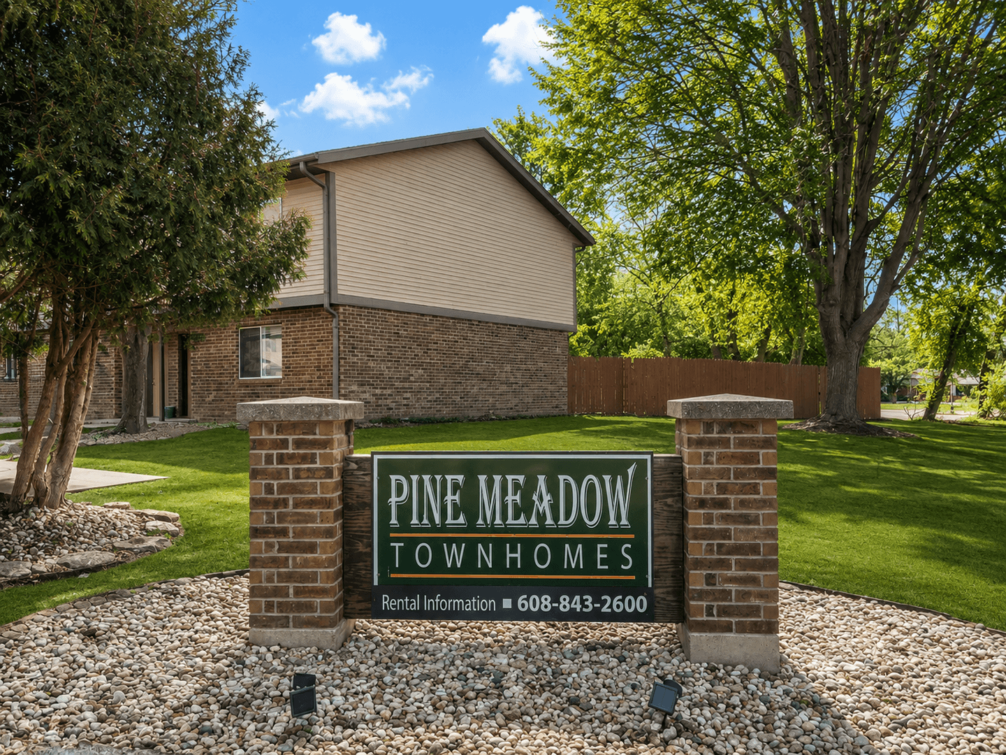 cross plains Apartment: 101-314 Pine Meadow Court