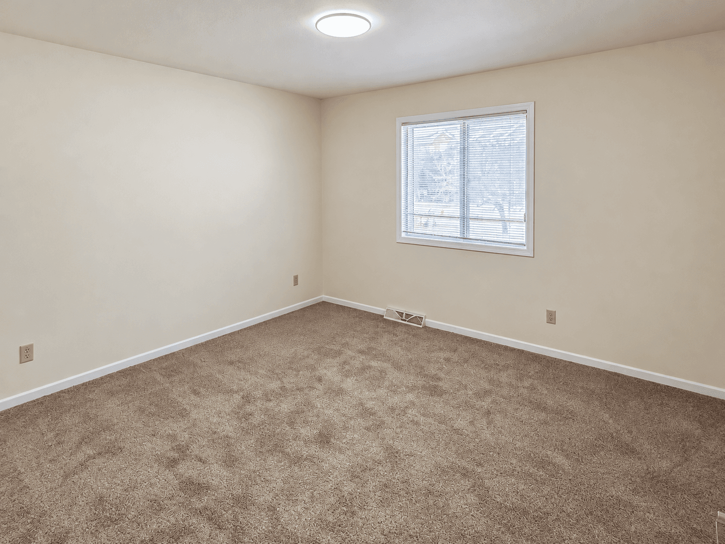 cross plains Apartment: 101-314 Pine Meadow Court