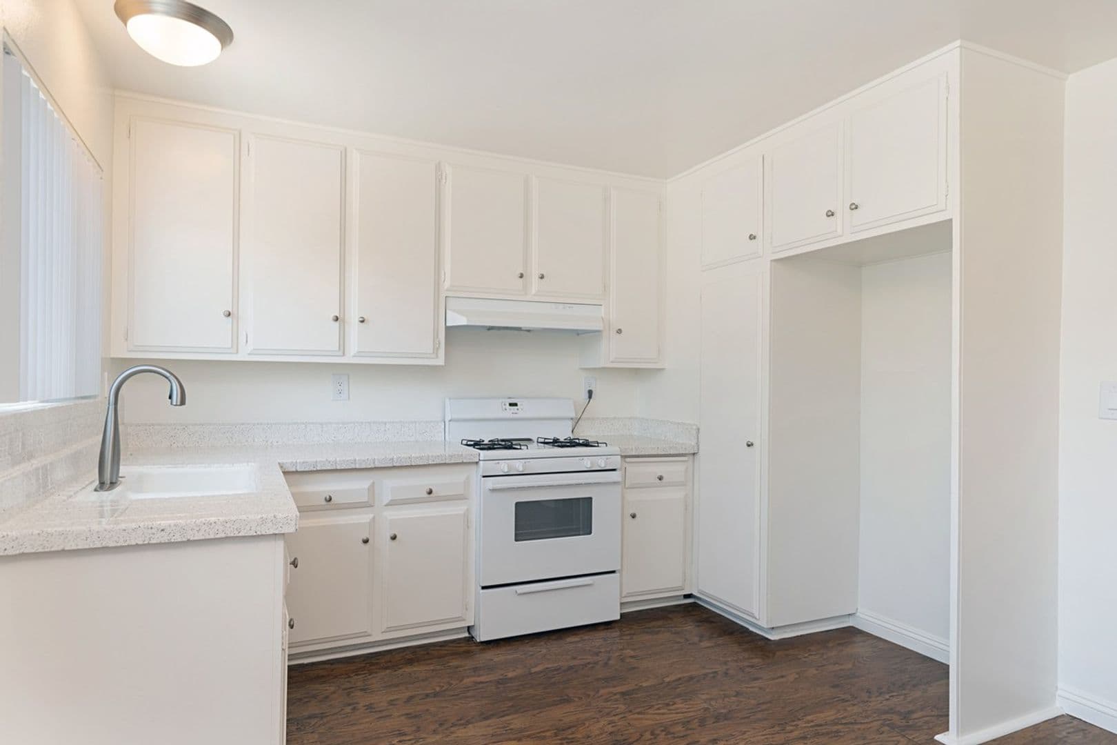 Tustin Apartment: 1731 Mitchell Avenue