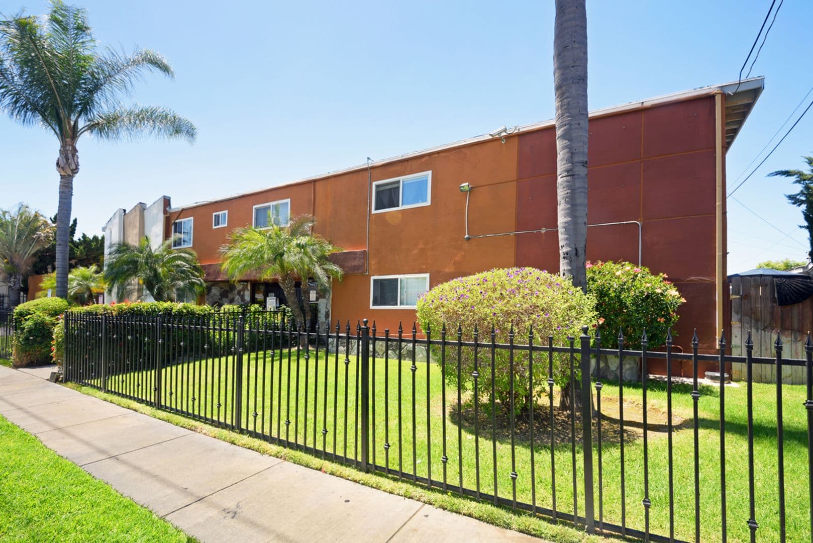 Bellflower Apartment: 15719 Eucalyptus Avenue
