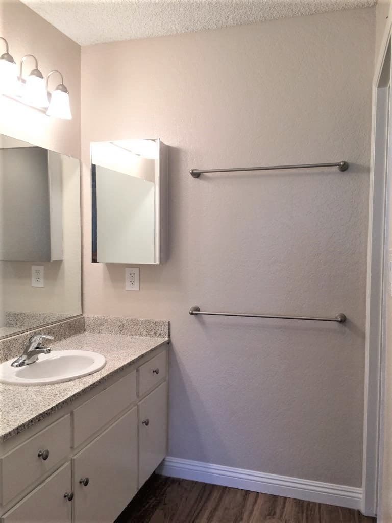 Tustin Apartment: 1731 Mitchell Avenue