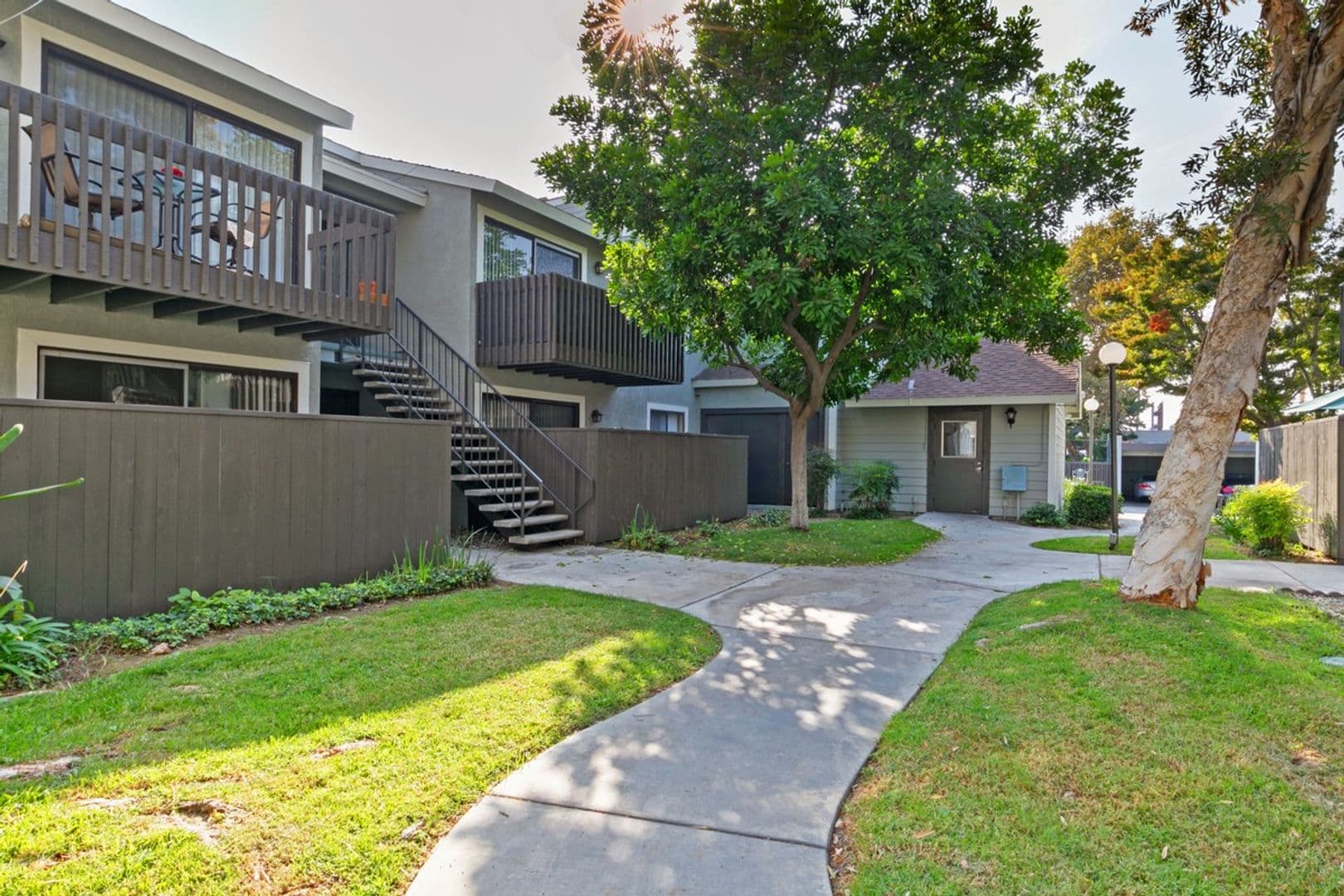 Anaheim Apartment: 2560 W. La Palma Avenue