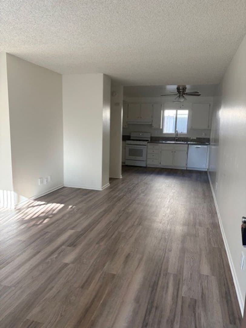 Orange Apartment: 1410-1450 E. Grove Ave. & 1968-2097 N. Lincoln