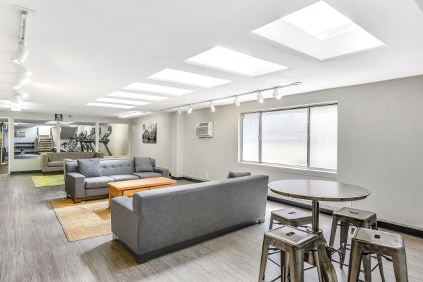 Anaheim Apartment: 1727 W Glenoaks Ave., 1724 W Catalpa Ave
