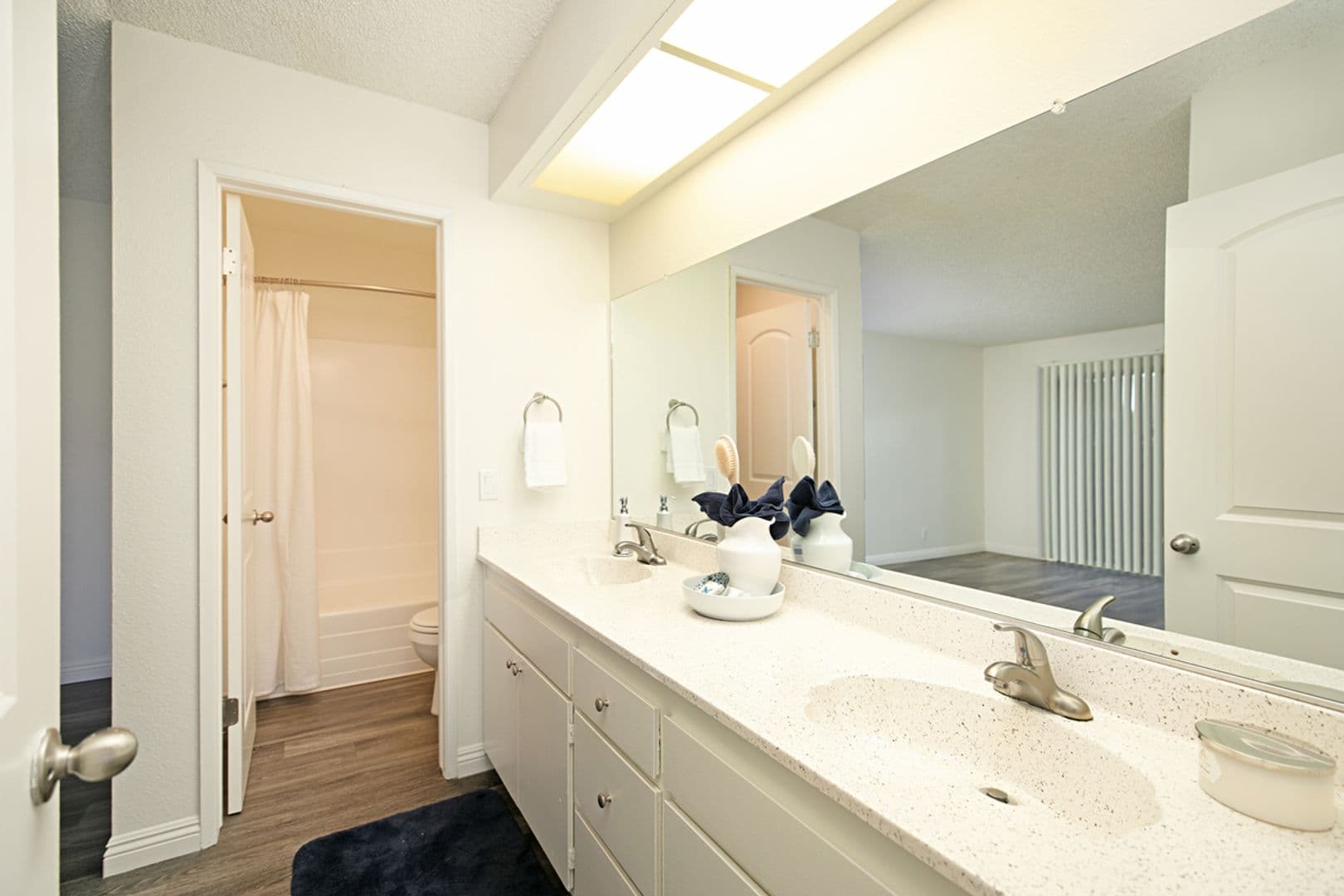 Costa Mesa Apartment: 2324 & 2332 Elden Avenue