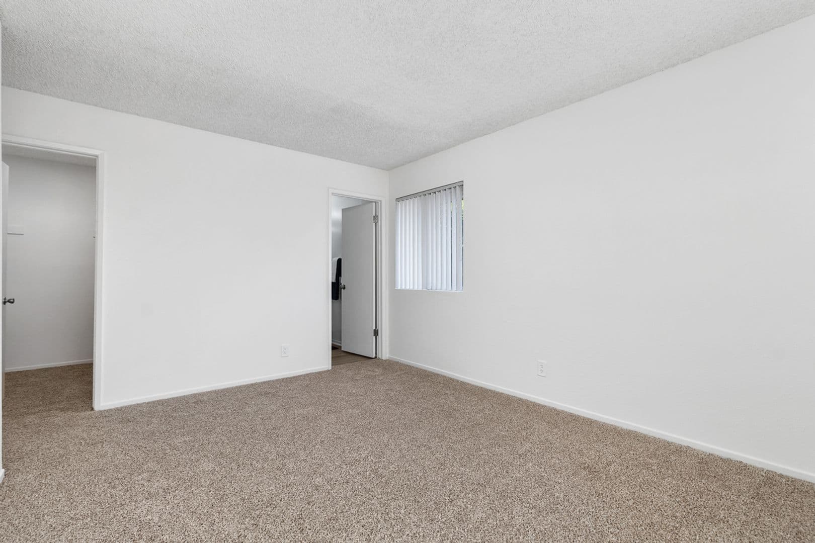Orange Apartment: 1410-1450 E. Grove Ave. & 1968-2097 N. Lincoln