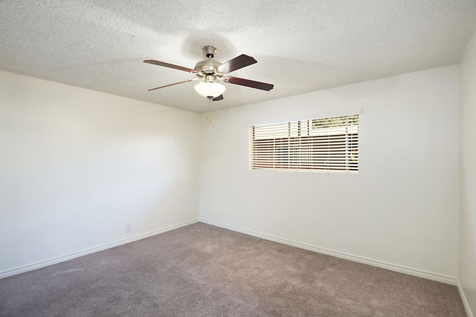 Bellflower Apartment: 15719 Eucalyptus Avenue