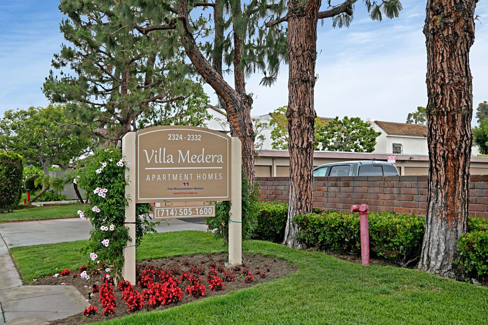 Costa Mesa Apartment: 2324 & 2332 Elden Avenue
