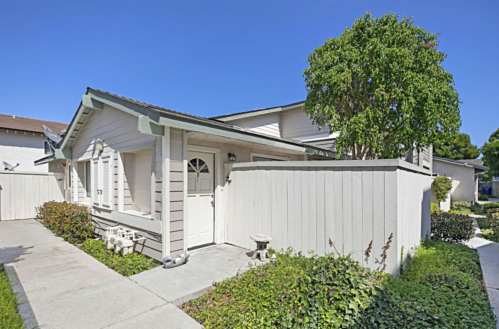 Costa Mesa Apartment: 2567 Orange Avenue