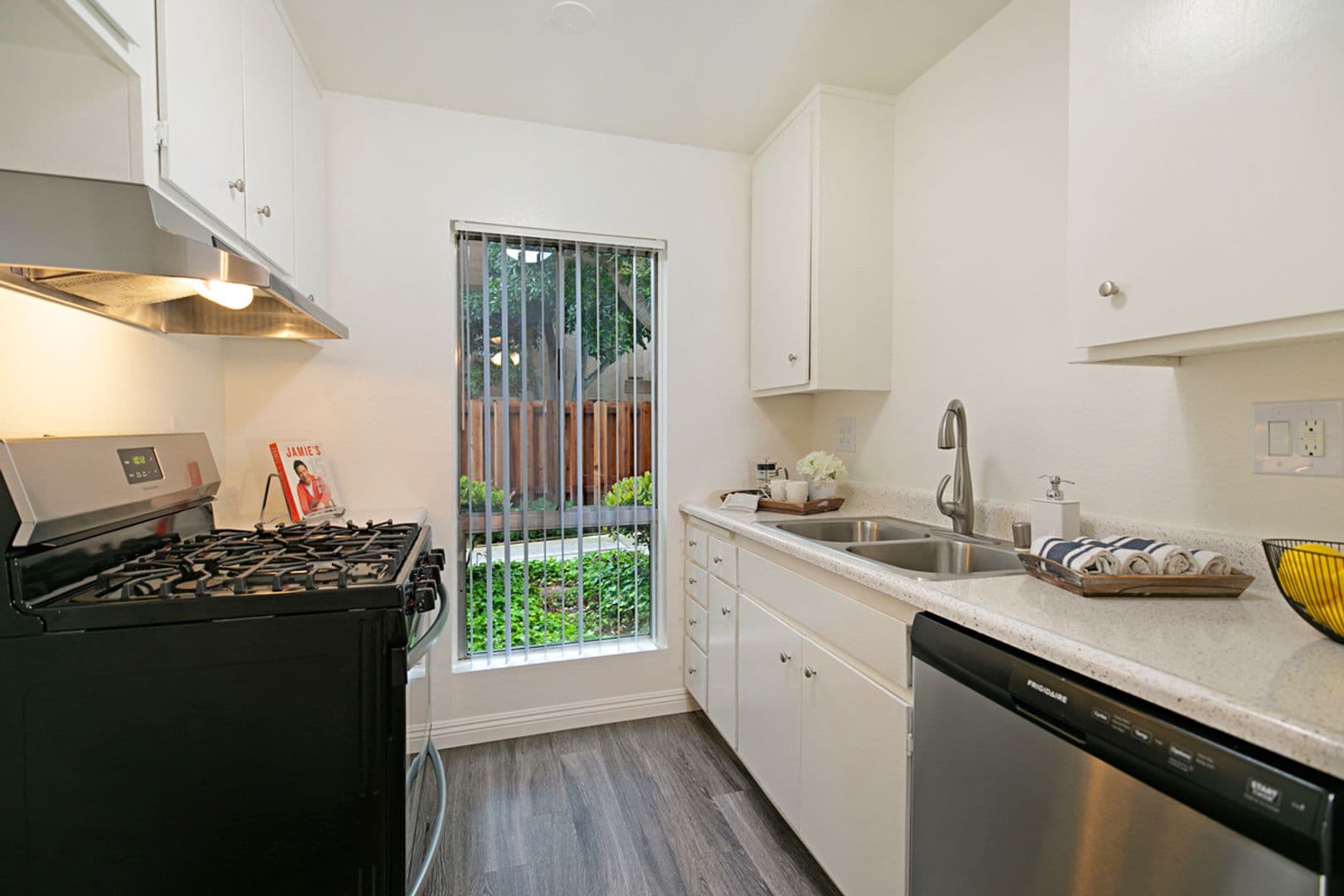 Costa Mesa Apartment: 2324 & 2332 Elden Avenue