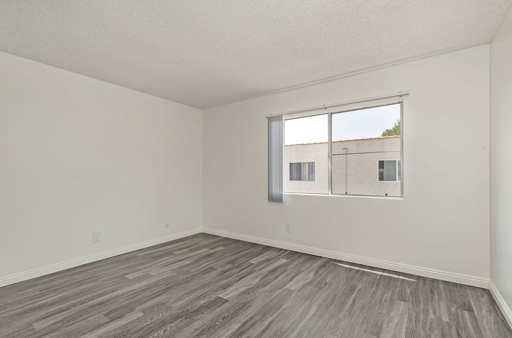 Tustin Apartment: 1731 Mitchell Avenue