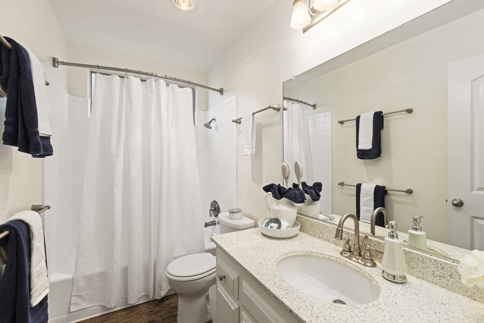 Tustin Apartment: 15610 Tustin Village Way