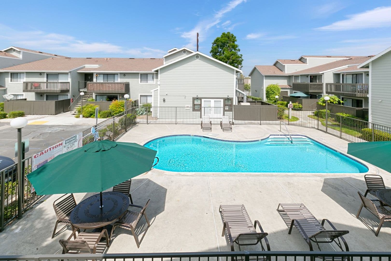Anaheim Apartment: 2560 W. La Palma Avenue