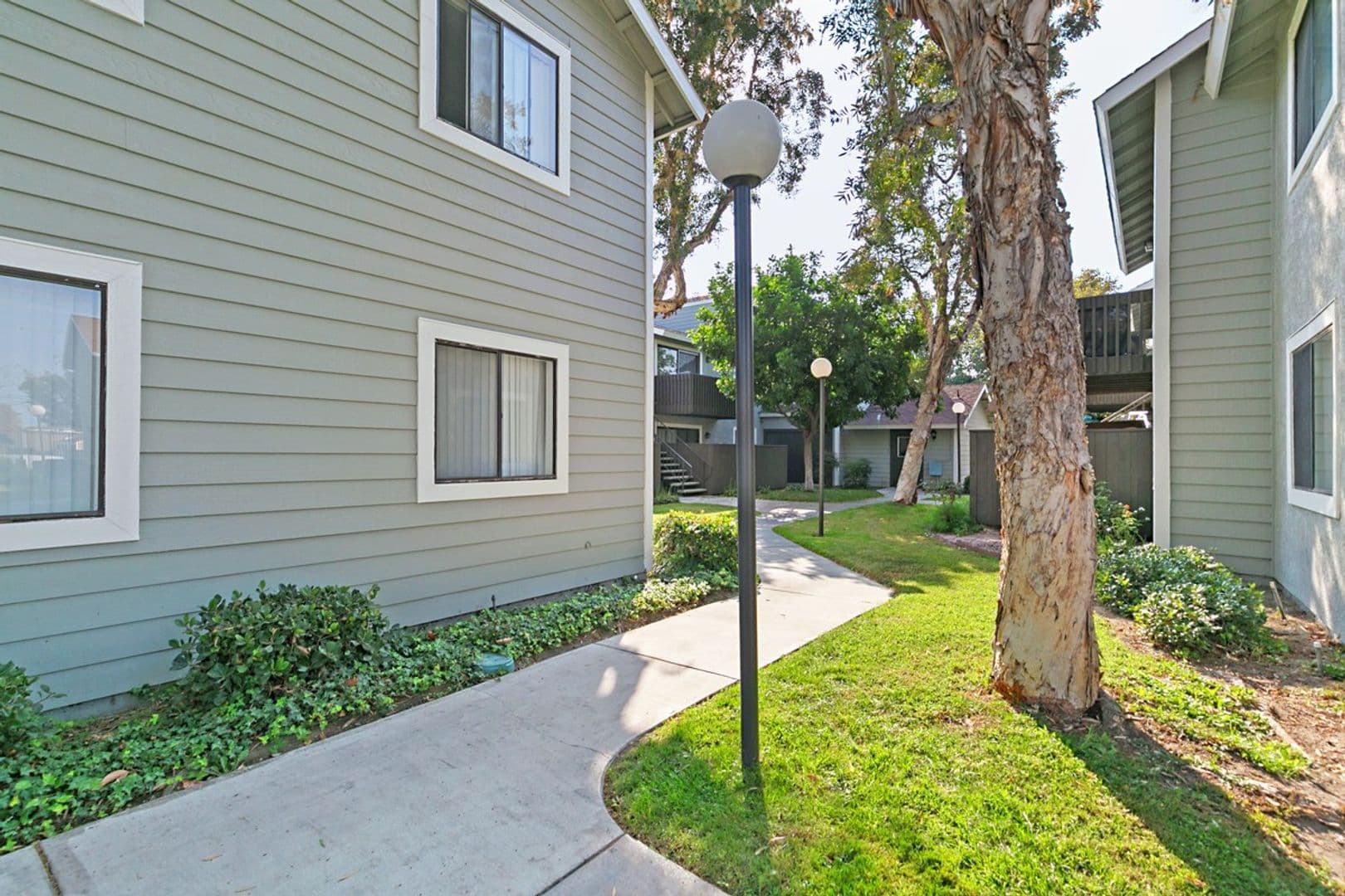 Anaheim Apartment: 2560 W. La Palma Avenue