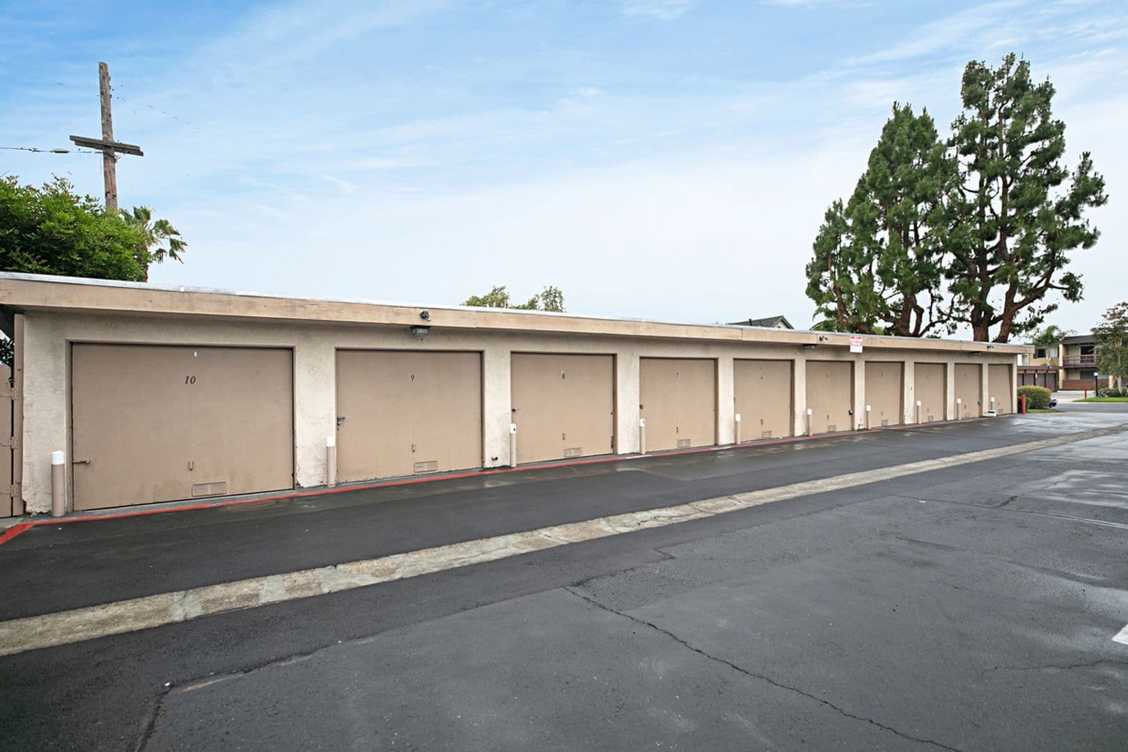 Costa Mesa Apartment: 2324 & 2332 Elden Avenue