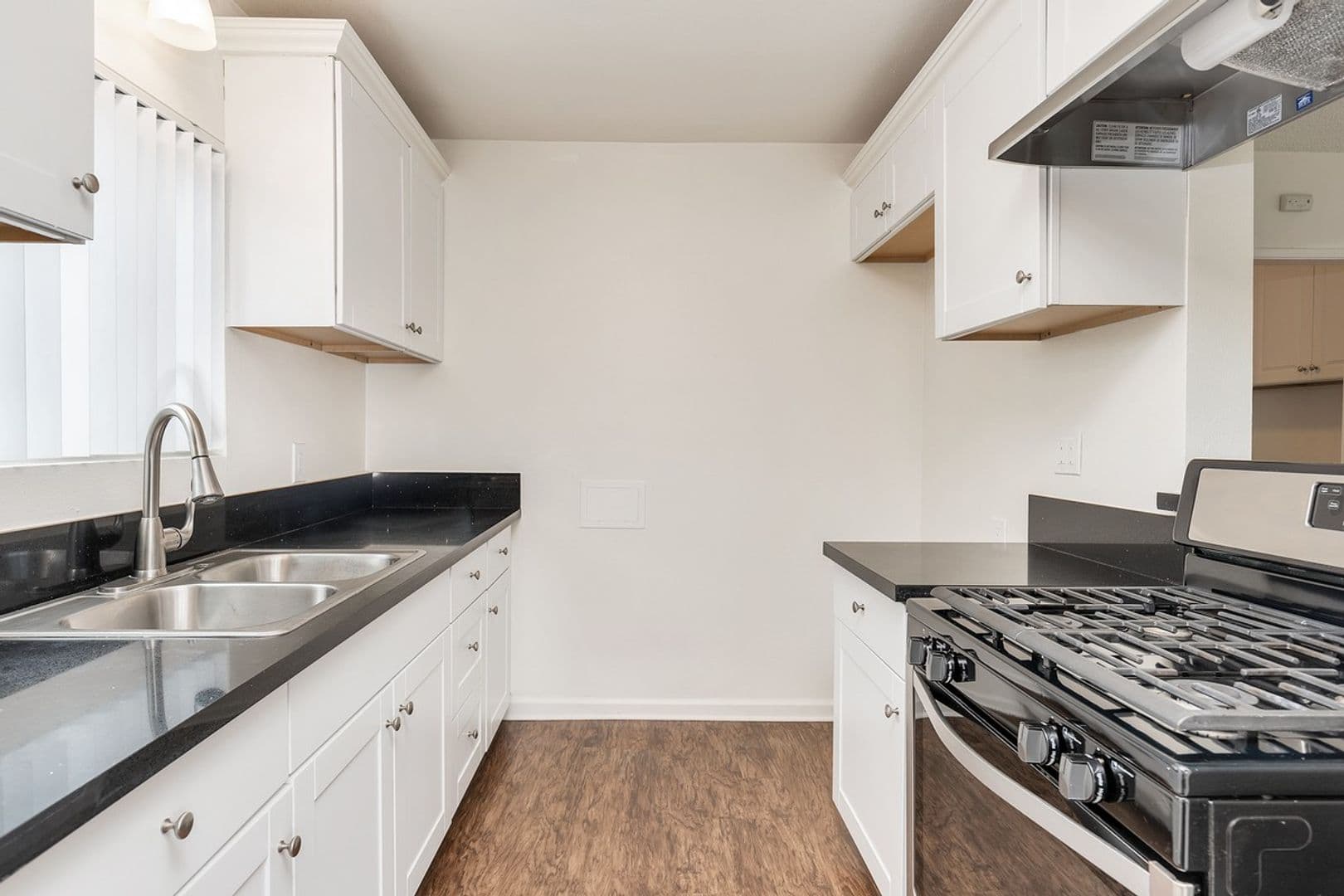 Costa Mesa Apartment: 2244-2250 Canyon Drive