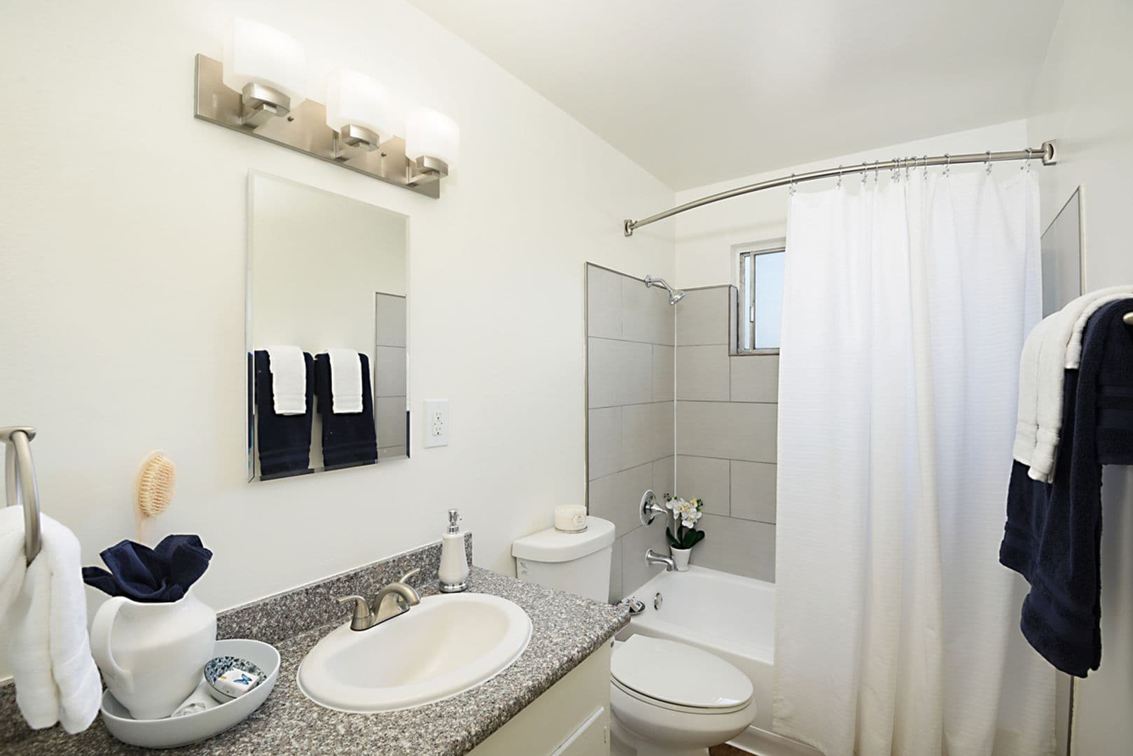 Bellflower Apartment: 15719 Eucalyptus Avenue