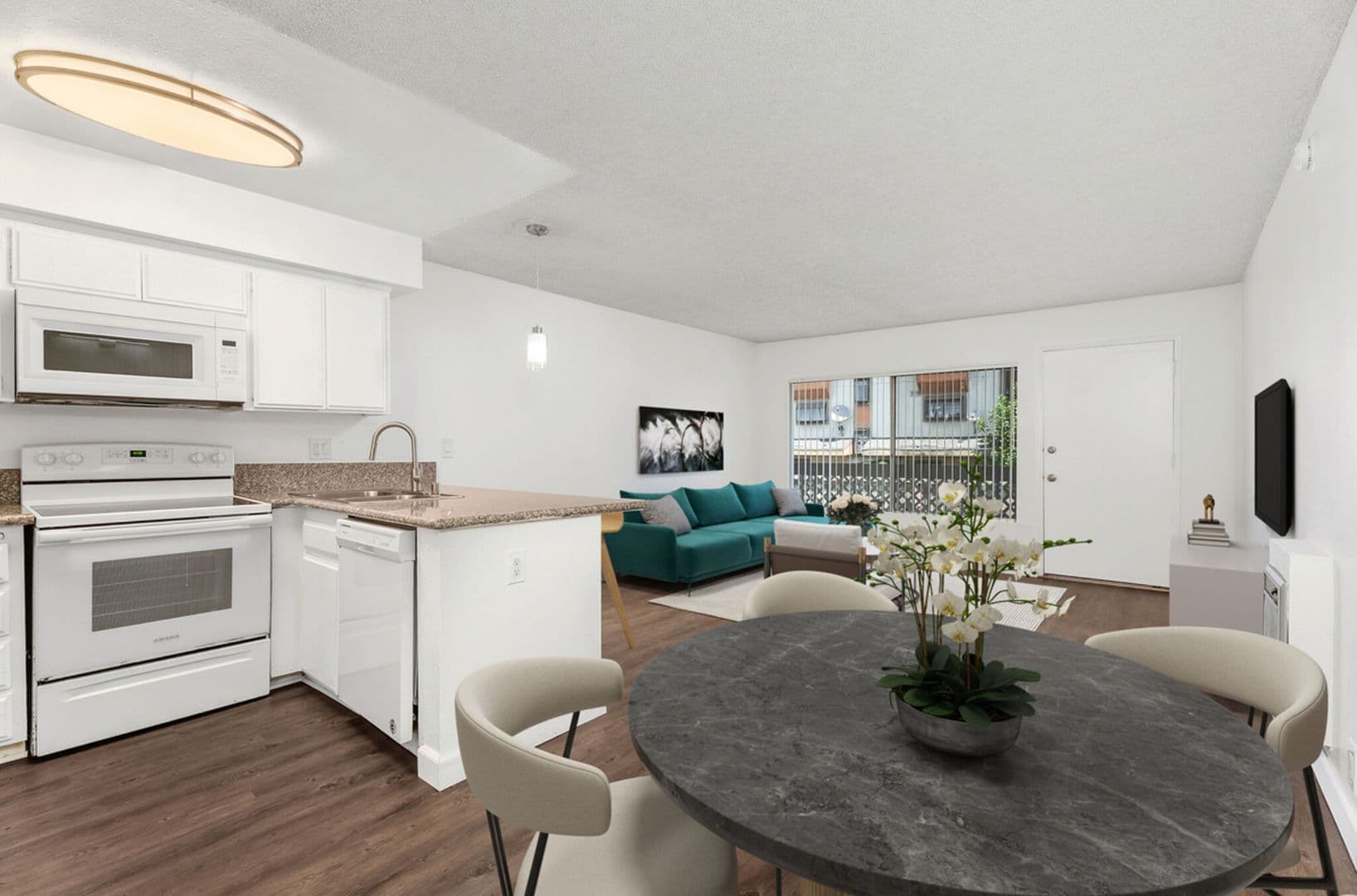 Midway City Apartment: 15421 Van Buren St.