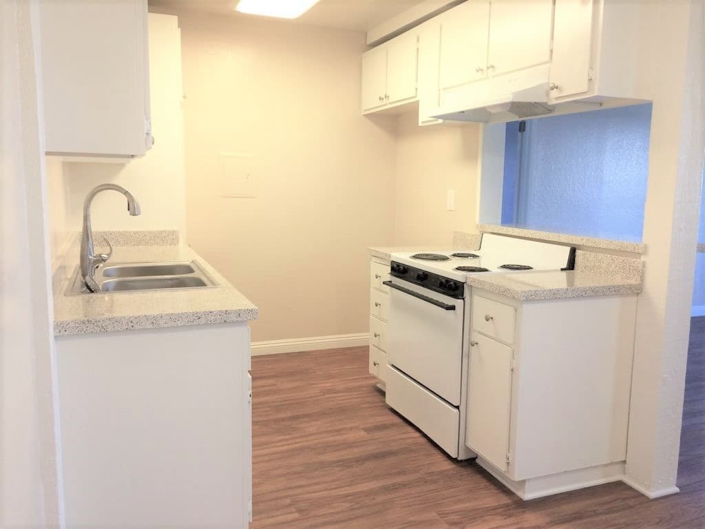 Tustin Apartment: 1731 Mitchell Avenue