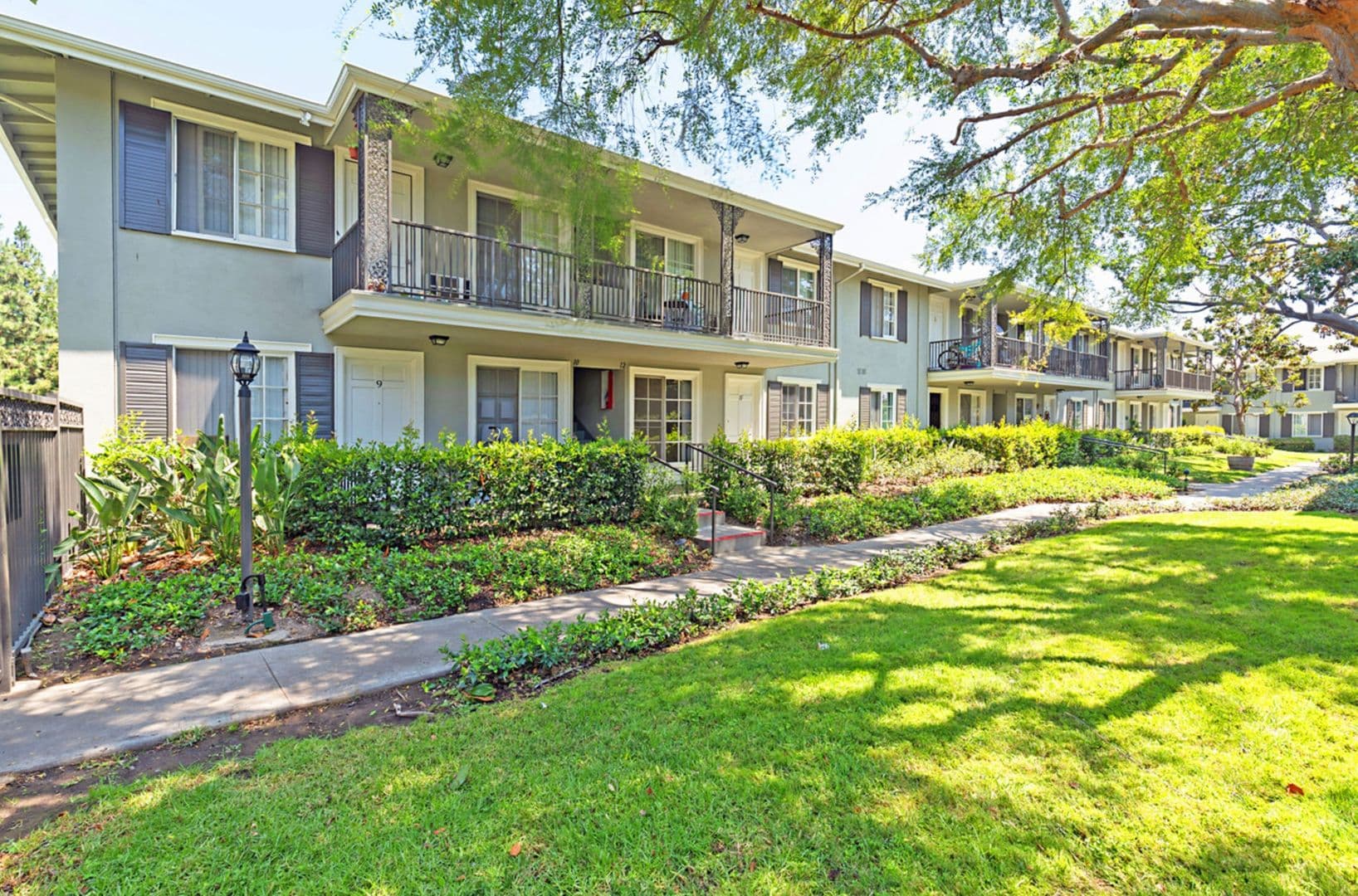 Tustin Apartment: 15610 Tustin Village Way