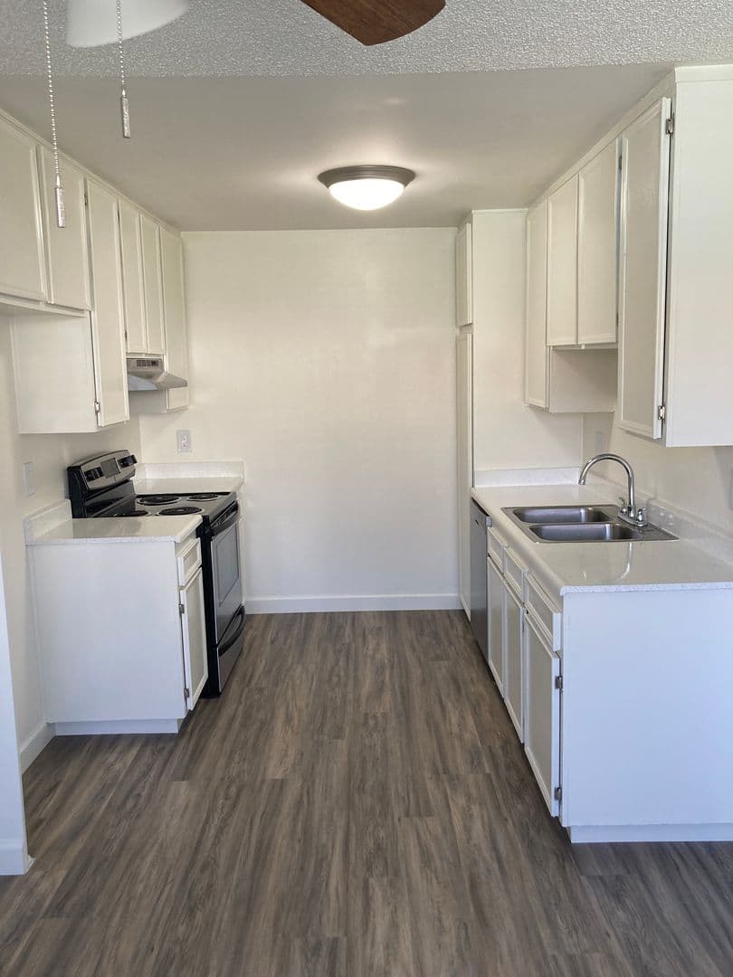 Oceanside Apartment: 266  N.  El Camino Real