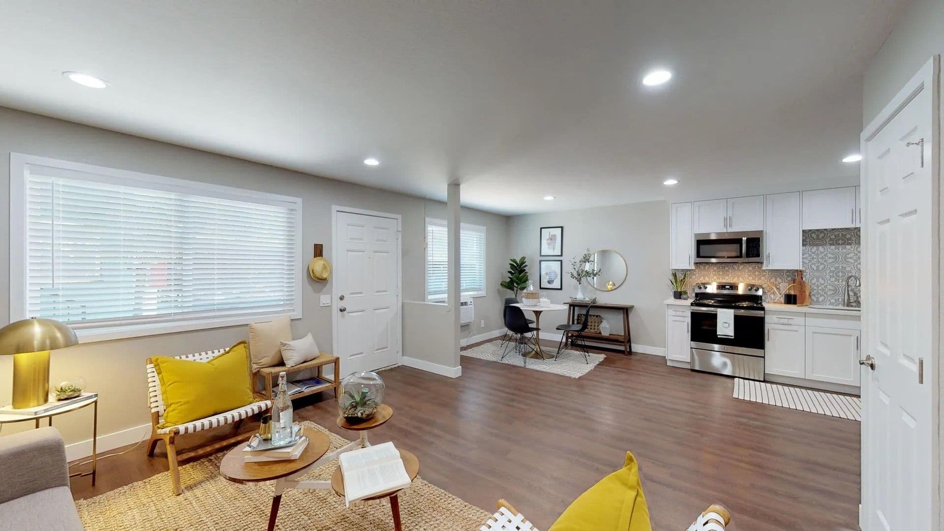 Fallbrook Apartment: 1133 Old Stage Road