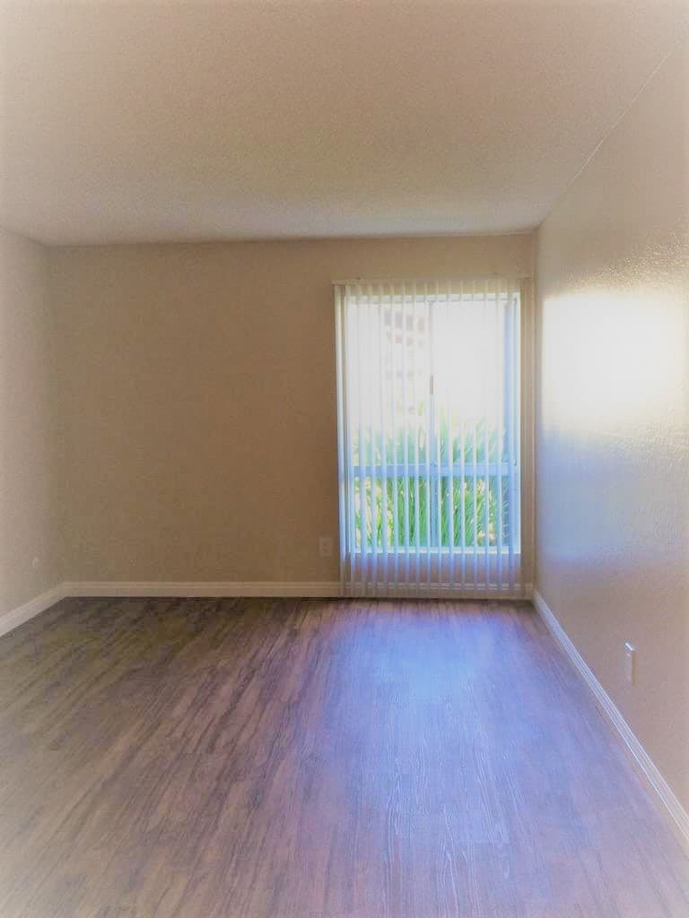 Tustin Apartment: 1731 Mitchell Avenue