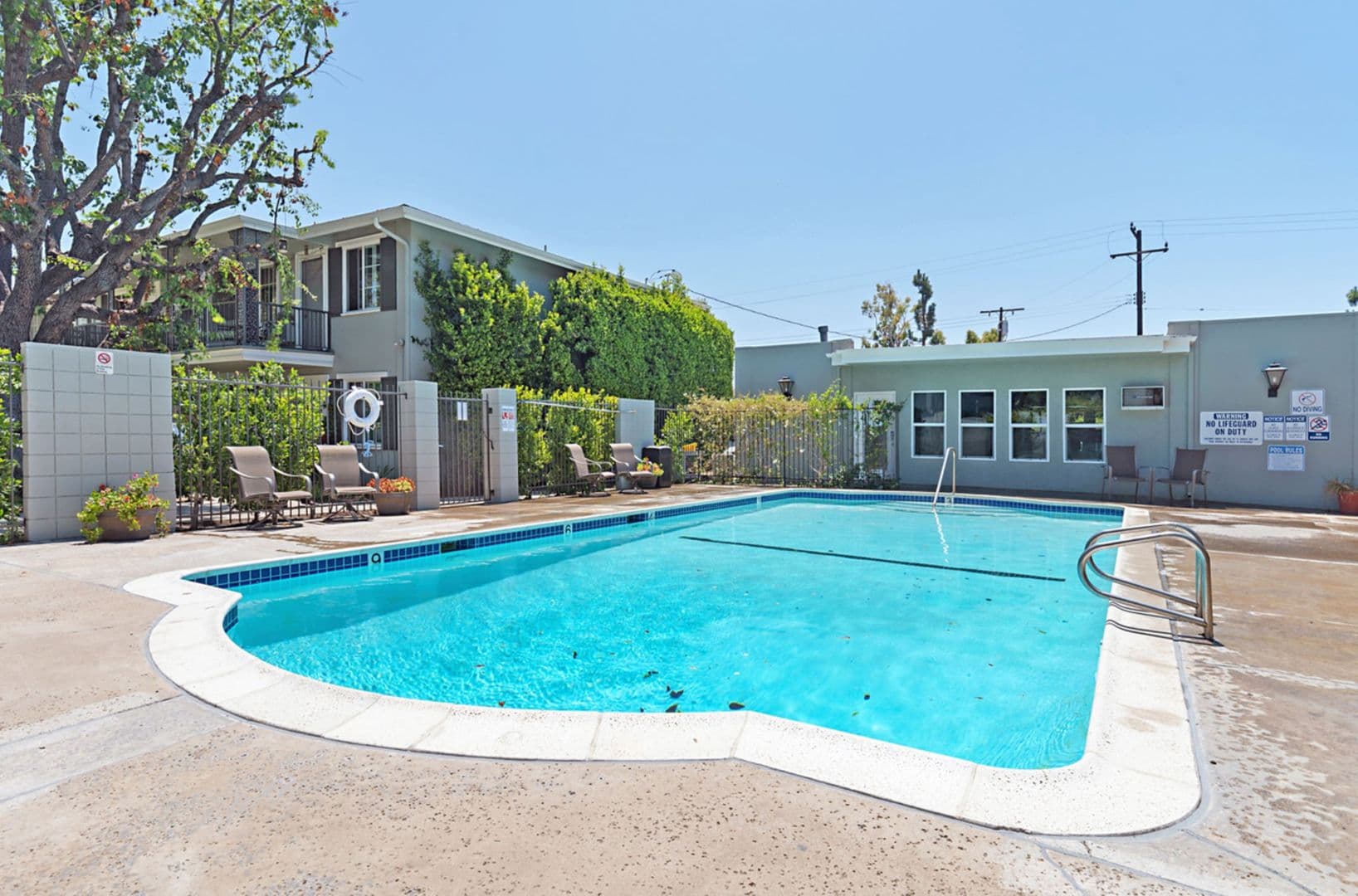 Tustin Apartment: 15610 Tustin Village Way