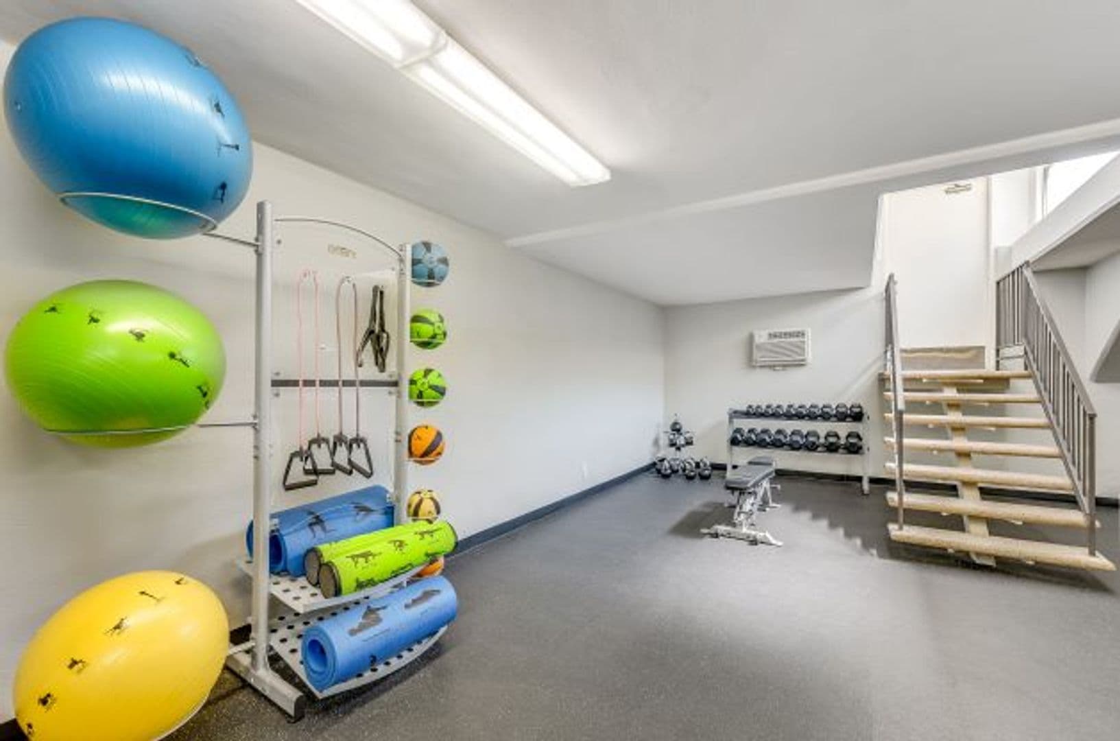 Anaheim Apartment: 1727 W Glenoaks Ave., 1724 W Catalpa Ave