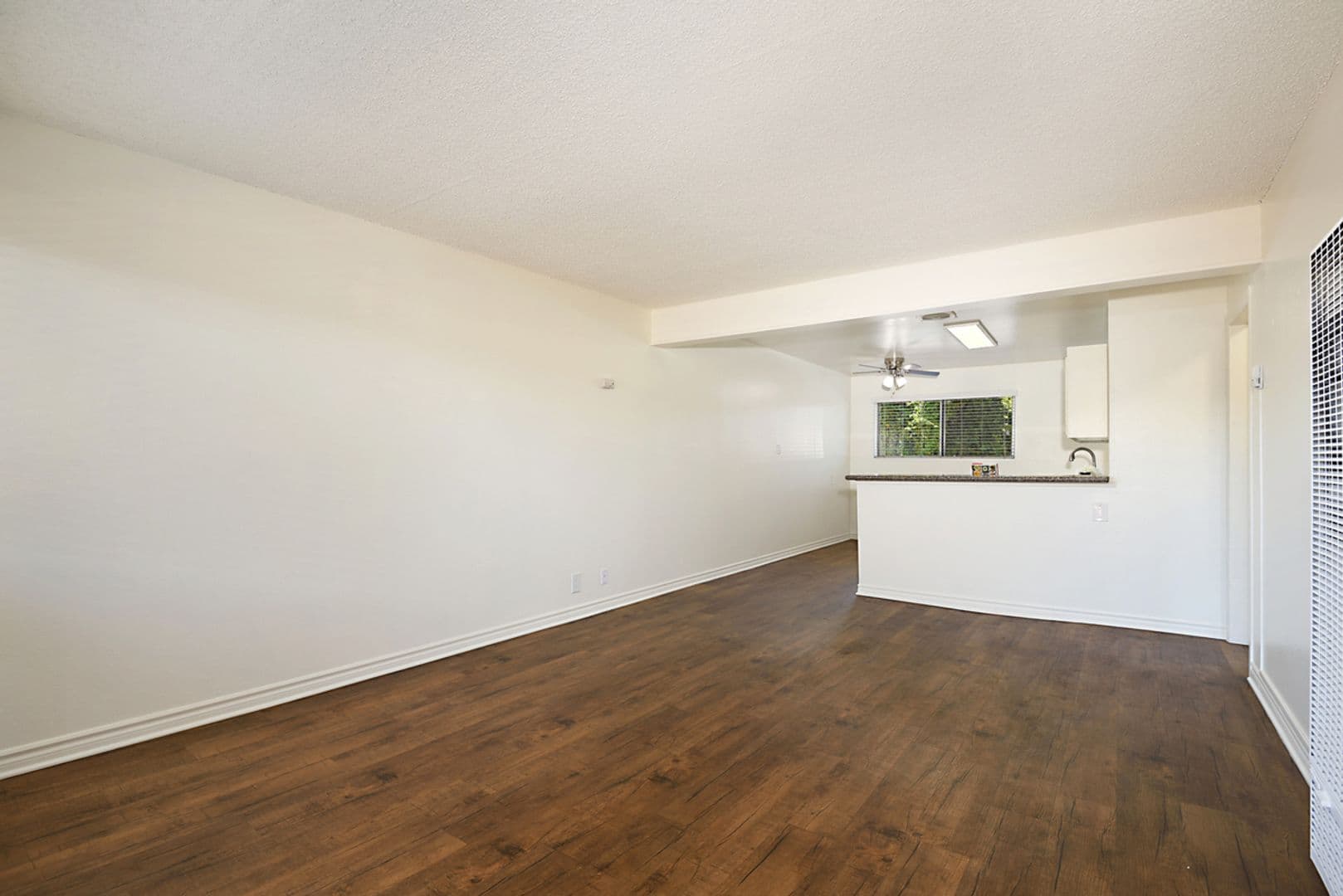 Bellflower Apartment: 15719 Eucalyptus Avenue