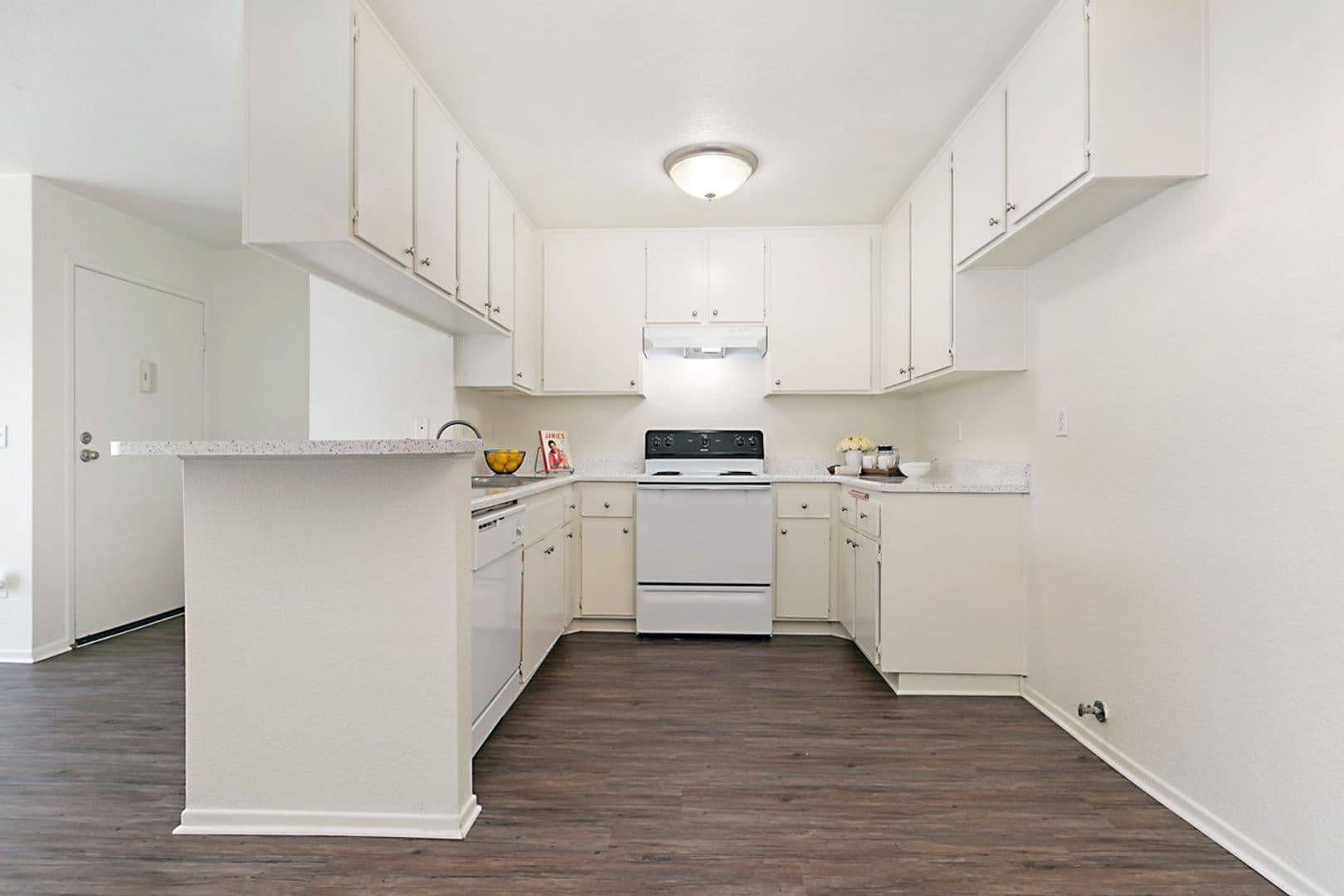 Anaheim Apartment: 2560 W. La Palma Avenue