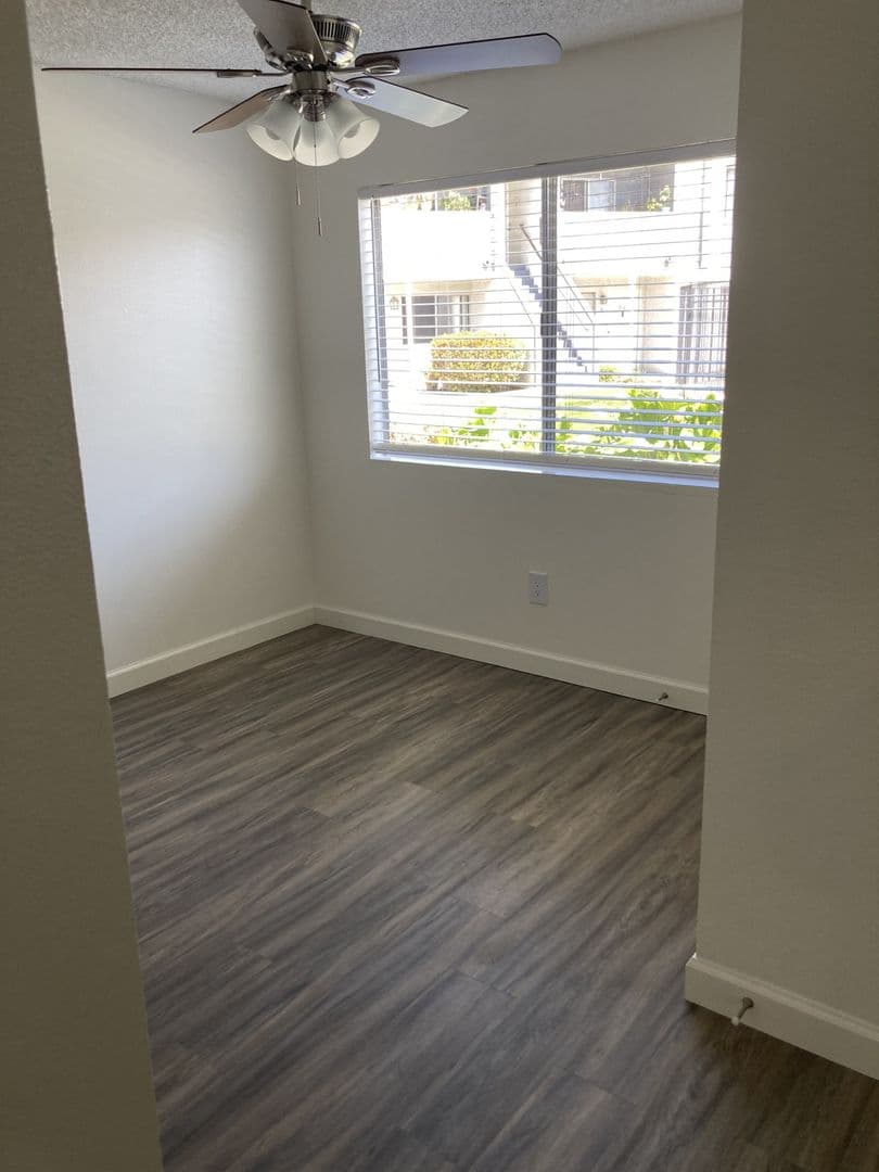 Oceanside Apartment: 266  N.  El Camino Real
