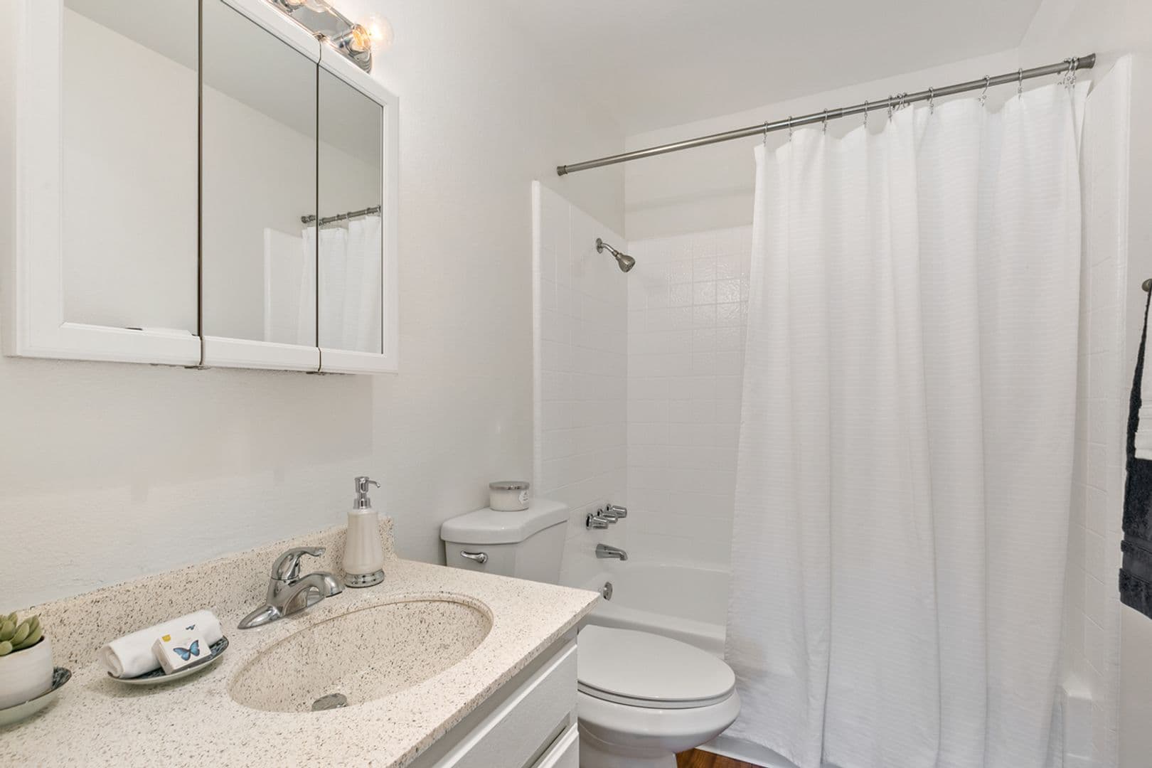 San Pedro Apartment: 515 South Meyler St., 917 & 919 West 5th Street