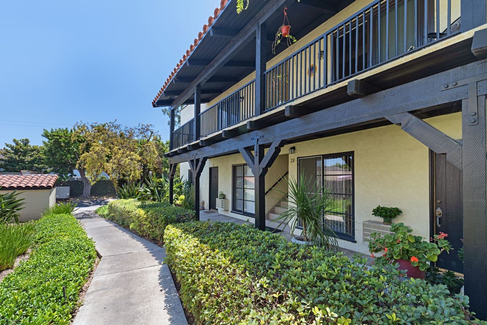 Tustin Apartment: 1731 Mitchell Avenue