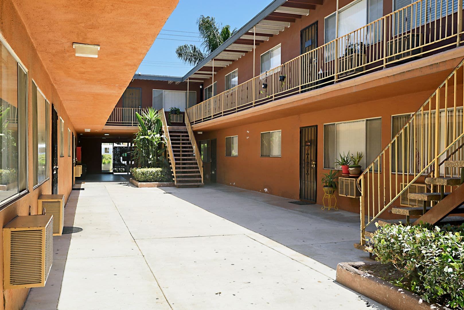 Bellflower Apartment: 15719 Eucalyptus Avenue