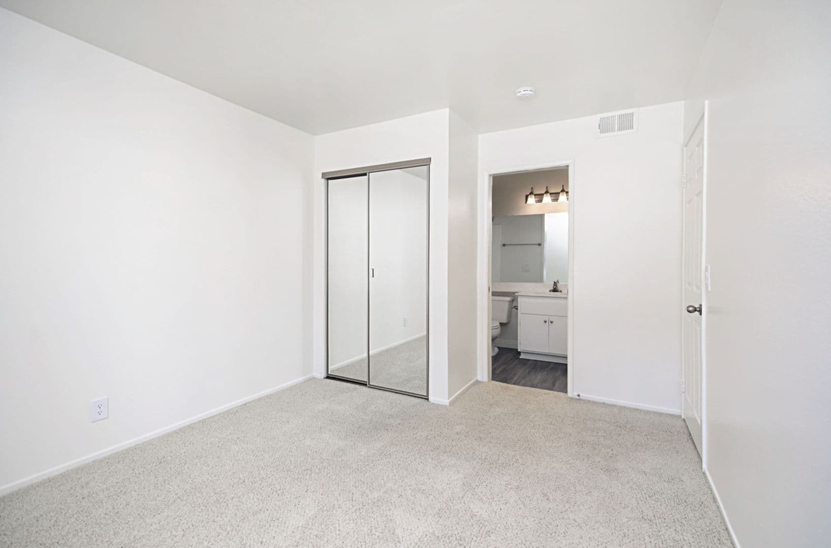 Costa Mesa Apartment: 2567 Orange Avenue