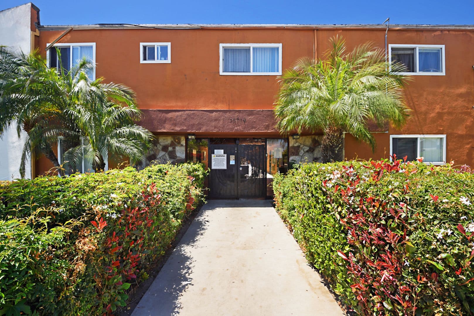Bellflower Apartment: 15719 Eucalyptus Avenue