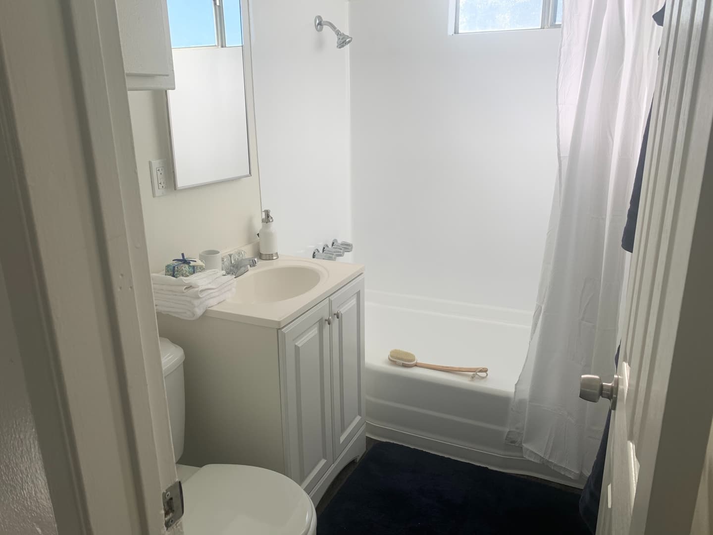 Paramount Apartment: 7329 Richfield Street