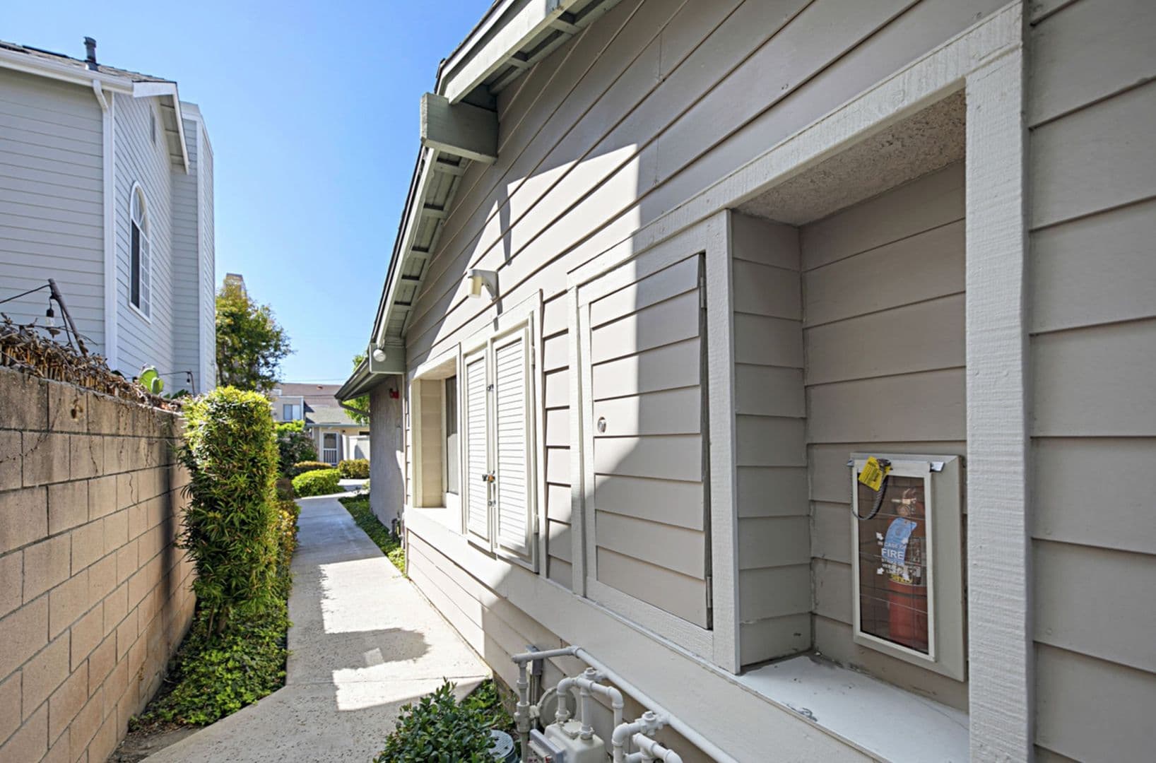 Costa Mesa Apartment: 2567 Orange Avenue