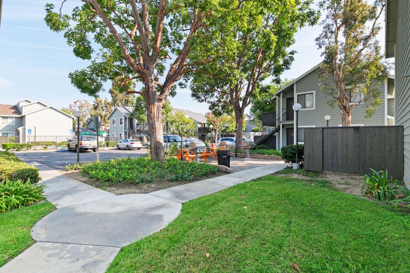 Anaheim Apartment: 2560 W. La Palma Avenue